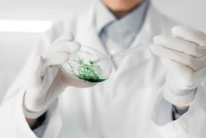 Cleaning kitchen surfaces of bacteria and dirt