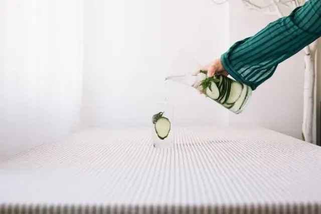 Cleaning stains from a mattress at home